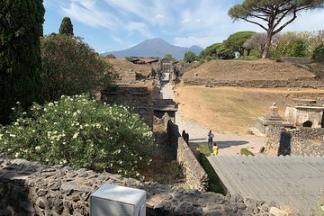 Transfer Naples to Positano and stop in Pompeii