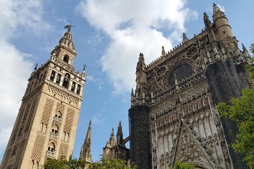 Alcazar and Cathedral & Giralda of Seville. Skip The Line! Includes access tickets