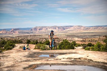 Klondike Bluff Trail - Guided E-Mountain Biking Adventure