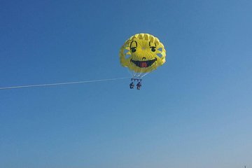 Parasailing Fly over the sea