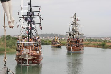 Side: Half-day Boat Tour to Caretta Bay with BBQ Lunch