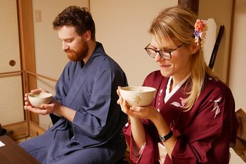 Kimono and Authentic tea ceremony in Miyajima