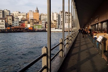 Private Istanbul Street Photography Walking Tour with an Artist