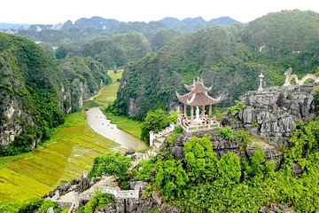 Ninh Binh Day Tour Hoa Lu - Tam Coc - Mua Cave via Boat & Bike