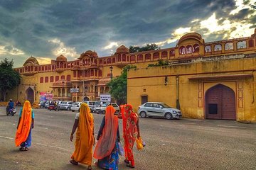 India's Bestseller 5 Days Golden Triangle Tour with Dinner