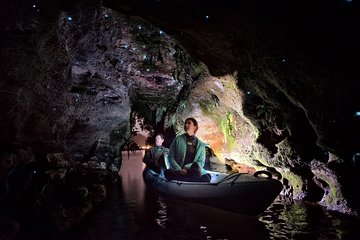 Rotorua Glow Worm Kayaking Tour