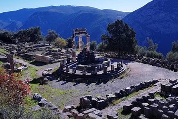 Full Day Tour to Delphi,Arachova and Distomo Including Lunch