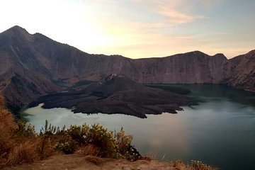 2D1N Senaru Crater Rim Trekking