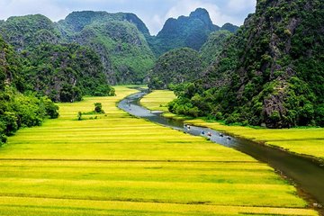 Hoa Lu - Tam Coc 1 day trip ( Old capital, rowing bamboo boat, biking, trekking.