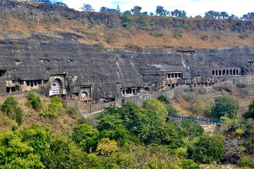 Private Day tour of Ajanta and Ellora Caves from Aurangabad