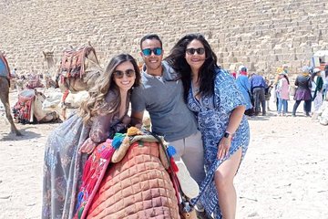 Cairo Layover Tours to Giza Pyramids & Egyptian Museum & Bazaar