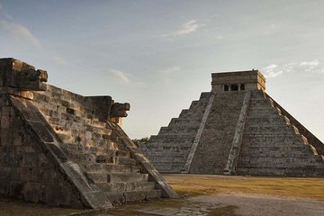 Live this unique experience in Chichen Itzá, discover 2 Cenotes and Valladolid