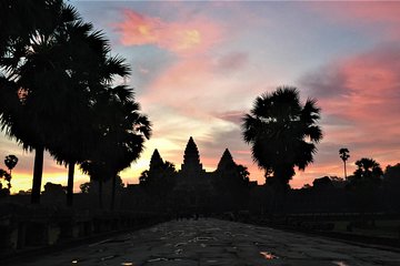 Private Angkor Wat Sunrise VIP by Jeep