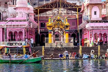 Private Full-Day Varanasi Tour including Sarnath and Boat Ride on the Ganges