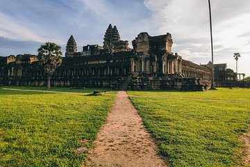 Full Day Angkor Wat Complex Small Group Tour