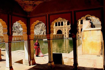 Jaipur Sightseeing Tour from Mumbai with return flight - Multiple options.