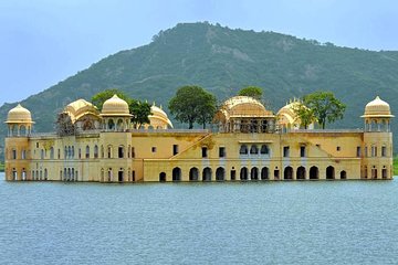 2 Days Guided Jaipur Tour From Delhi With Hotel, Lunch & Entry Fee (Optional)