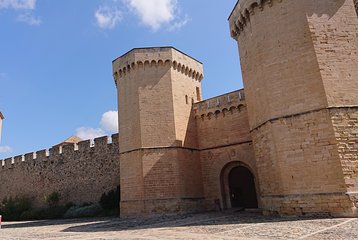 Tour monastery Poblet