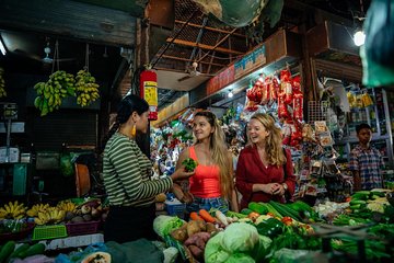 The 10 Tastings of Siem Reap With Locals: Private Street Food Tour 