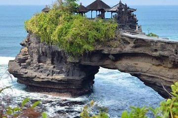 Private tour : tanah lot temple and uluwatu temple - insta spots - free wifi