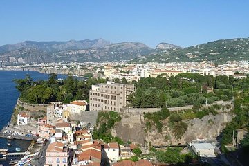 Transfer from Sorrento to Rome with stop at Pompeii or Vice Versa