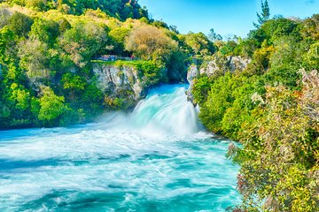 Private Lake Taupo Tour - Auckland Tour House