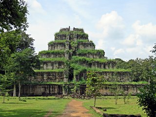 Angkor’s Magical Beng Mealea and Koh Ker