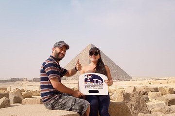 Private Full-Day Tour to Giza Pyramids, Memphis and Sakkara