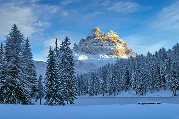 Snowshoe hike to the Three Peaks of Lavaredo