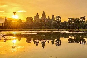 Amazing Sunrise Angkor Wat Small Tour with English Speaking Guide 