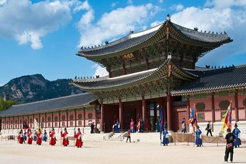 Small-Group Royal Palace and Seoul City Tour w/ Lunch & Hotel p/u