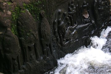 Kbal Spean & Banteay Srei Temple Tour 