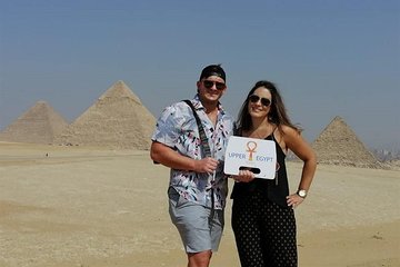Full-day tour Giza pyramids and Egyptian Museum and bazaar, camel ride, Lunch