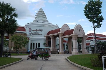 Half Day Angkor National Museum Tour