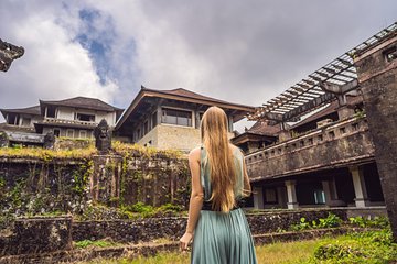 Bali Ghost Tour: The Biggest Abandoned Hotel in Bali