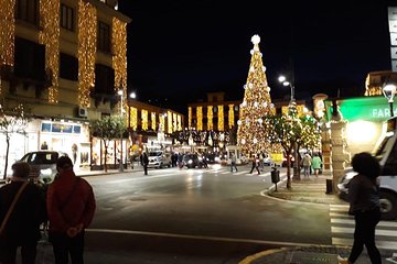 Tour of the City of Sorrento with beautiful Christmas decorations