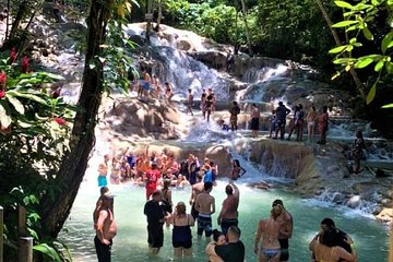 Ocho Rios Shore Excursion: Dunn's River Falls, Beach and Shopping Tour