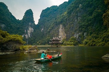 Ninh Binh Full Day Trip: Hoa Lu - Trang An - Mua Cave Small Group Tour