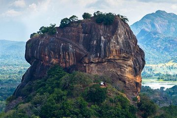 Full-Day Private Sigiriya and Dambulla from Kandy