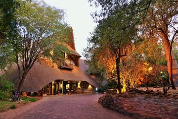 4 Days / 3 Nights Victoria Falls Safari Lodge Package 