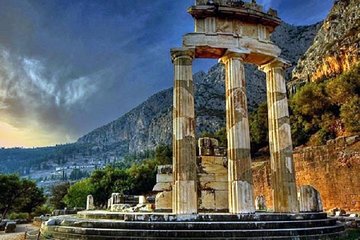 Delphi and Hosios Loukas Monastery Full Day Private Tour
