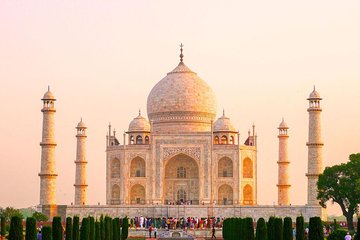 Taj Mahal Agra Overnight Tour with Fatehpur Sikri from Delhi