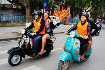 Vespa Tour Hanoi After Dark 04 hrs