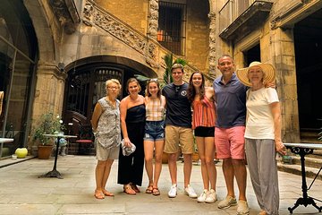 Tapas, Wine and Flamenco Private Tour in Barcelona 