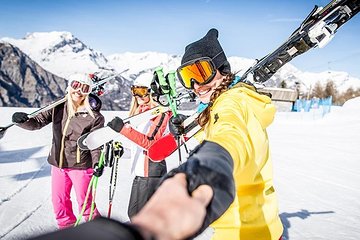 FULL DAY Skiing & Snowboarding Small Group Tour From Prague (lessons included)