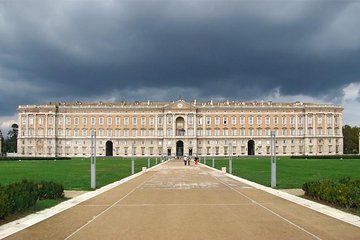 Visit the Royal Palace of Caserta