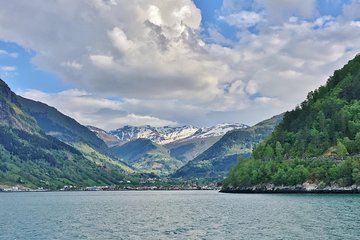 PRIVATE GUIDED TOUR: King of the Fjords – round trip to the Sognefjord, 11 hours