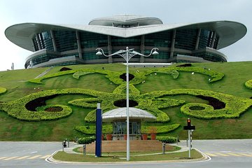 8 Attractions Putrajaya Half-Day City Tour