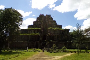 Private One Day Tour to Pyramid Koh Ker & Preah Vihear Temple