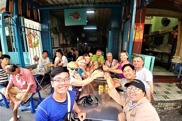 Ho Chi Minh city Street Food by scooter tour | female driver